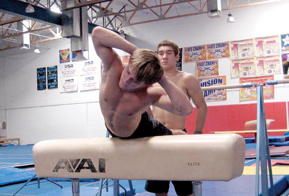 Straddle Reverse Leg Lift 4 Circle Arch-Up