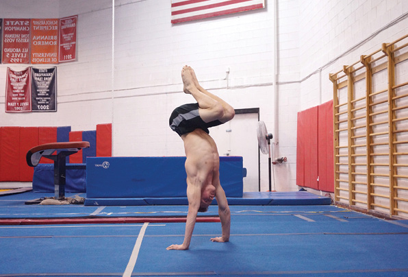 Free Handstand Double Leg Tuck