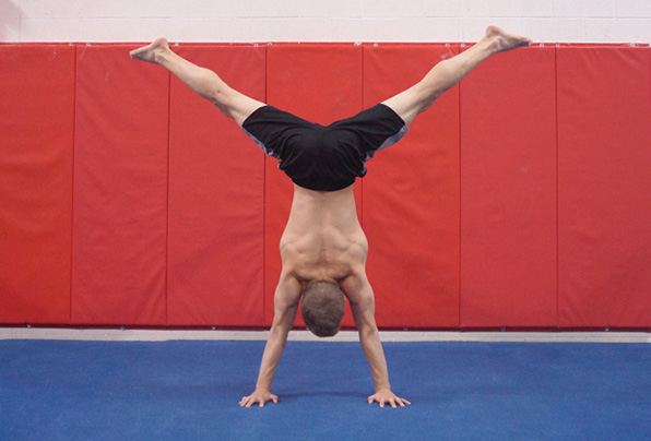 Free Handstand Straddle