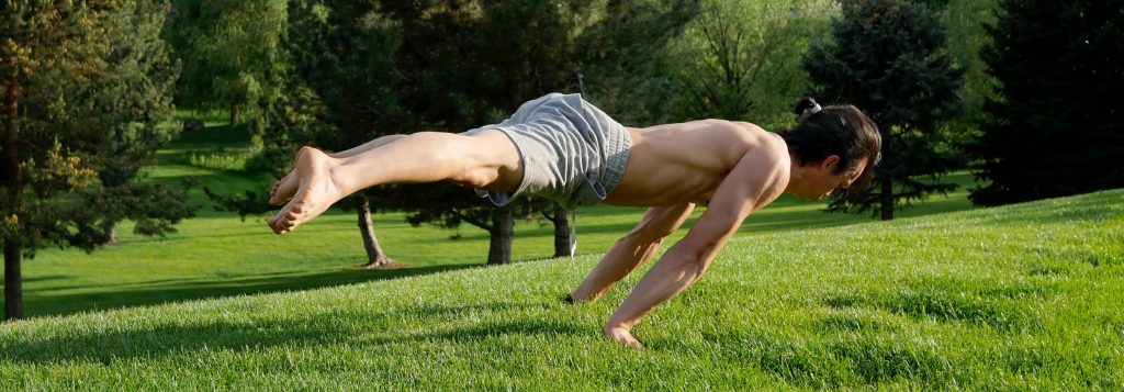 The straddle planche is a key position in gymnasticbodies training, and it all starts with the plank.