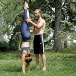 Partner GymnasticBodies handstand training
